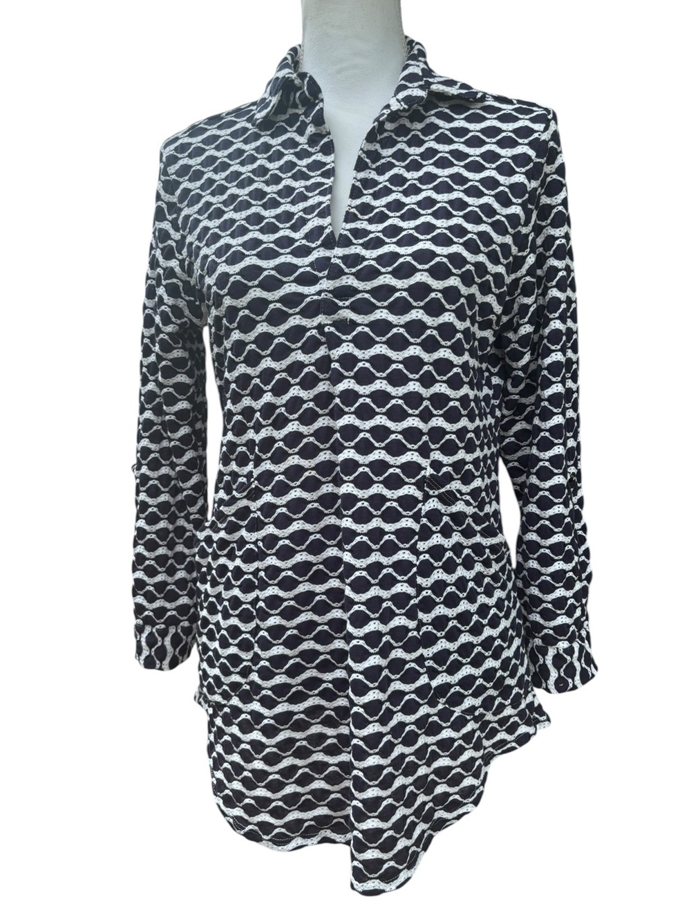 Black & White Wave Print Button-Up Tunic